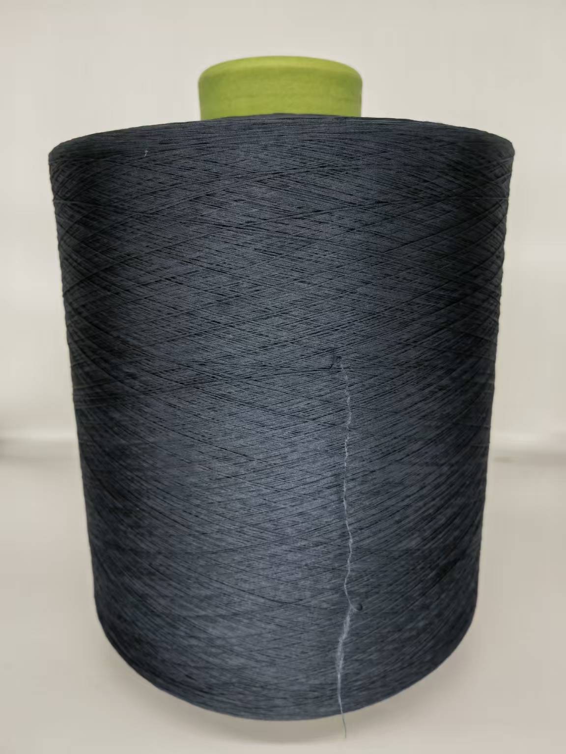 Polyester garen zwart