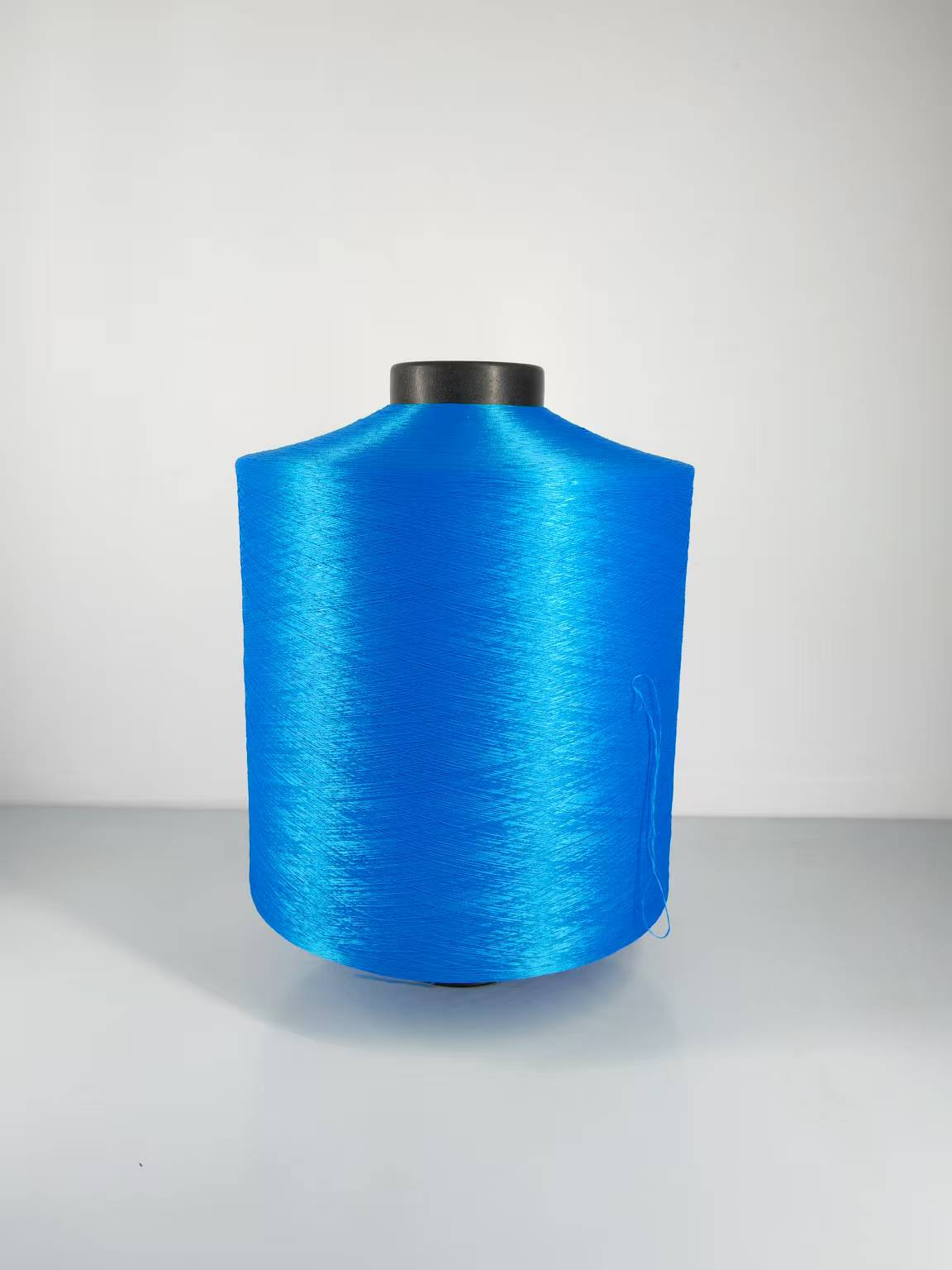 Blauw polyester garen